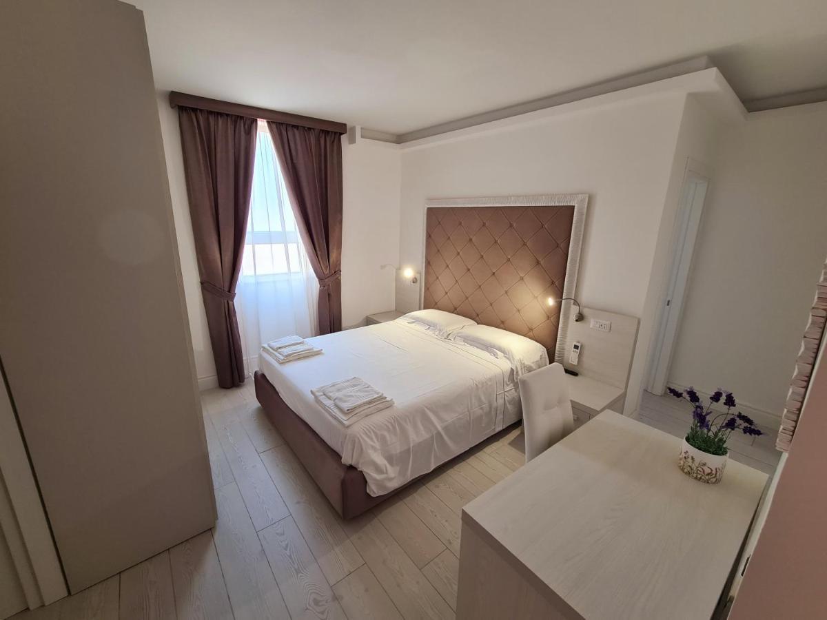 Isola Nel Parco Villas & Rooms La Maddalena  Luaran gambar